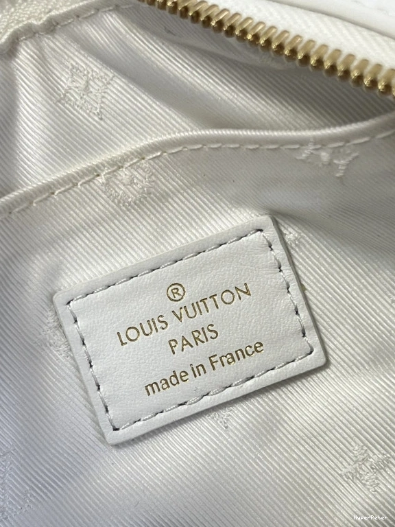 VUITTON LOUIS MOON OVER THE 0821
